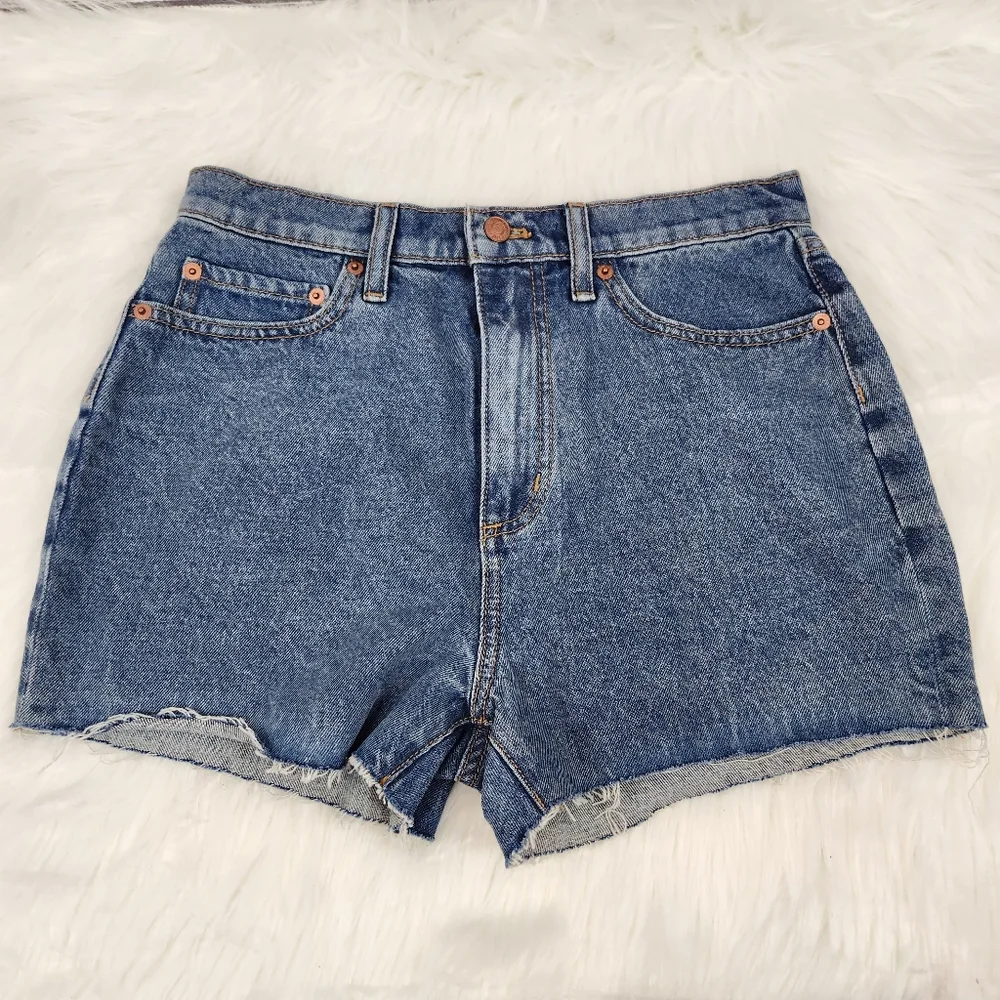 Pink Victoria's Secret High Waisted Cutoff Medium Wash Denim Shorts - Picture 1 of 4